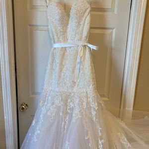 Wedding dress